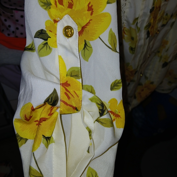 White and Yellow Ruched Ruffled Blouse - Picture 4 of 4